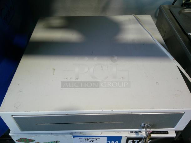 NICE Two Cash Drawers With Keys! - Image 2 of 3