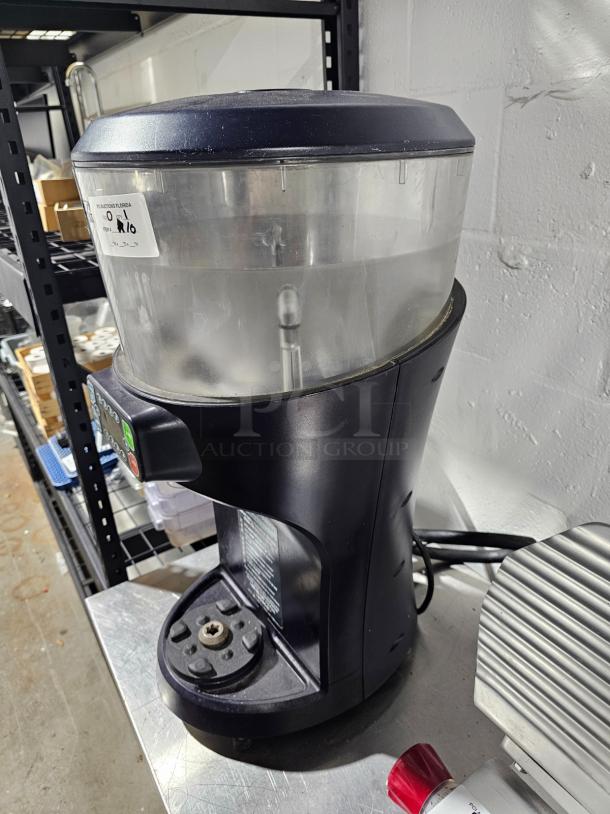 AMAZING Hamilton Beach HBS1400R Revolution 3 hp 64 oz. Bar Ice Shaver and Blender - 120V - Image 3 of 4