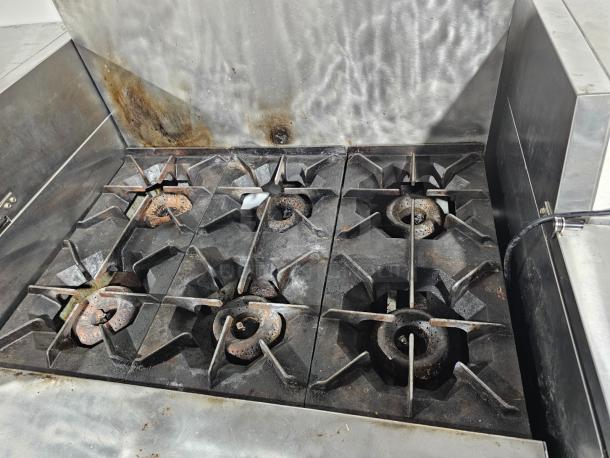 WORKING WHEN REMOVED! 6 Burner Range, Oven With Heavy Duty Cast Iron Tray. With Splash Guards! - Image 2 of 5