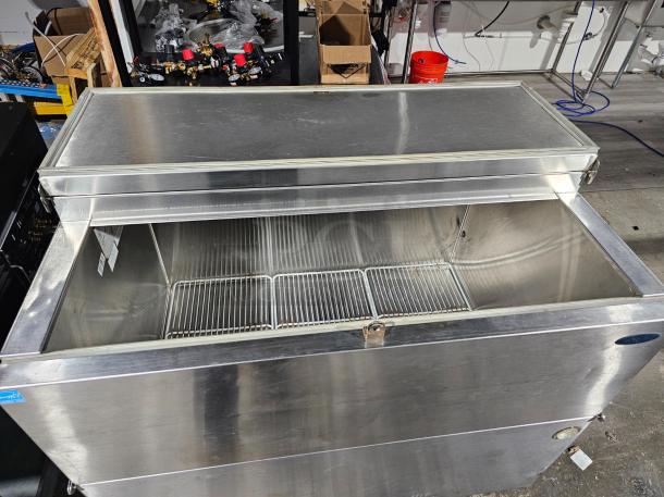 HUGE STORAGE! Deep Reach-In Refrigerated Cooler With Collapsible Side & Top! Includes Sturdy Metal Racking! Tons of Storage Space! - Image 2 of 5