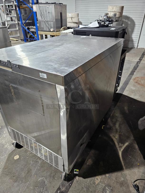 HUGE STORAGE! Deep Reach-In Refrigerated Cooler With Collapsible Side & Top! Includes Sturdy Metal Racking! Tons of Storage Space! - Image 3 of 5