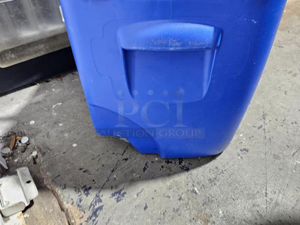 Blue Insulated Igloo Style Cooler! With Handle! - Image 2 of 4