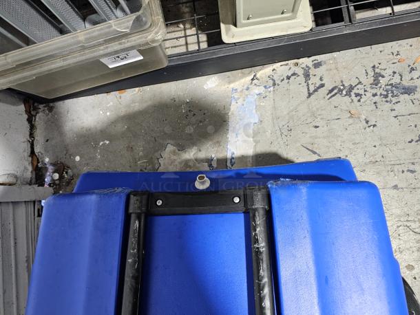 Blue Insulated Igloo Style Cooler! With Handle! - Image 4 of 4