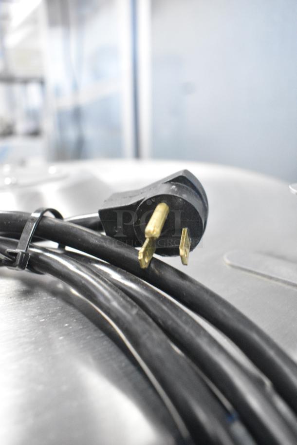 BRAND NEW SCRATCH AND DENT! 2024 Delfield SALD-1 Stainless Steel Commercial 20 Gallon Electric Stainless Salad Dryer Lettuce Spinner on Commercial Casters. 115 Volts, 1 Phase. Tested and Working! - Image 5 of 8