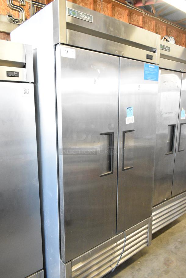 2020 True T-35-HC Stainless Steel Commercial 2 Door Reach in Cooler w/ Poly Coated Racks on Commercial Casters. 115 Volts, 1 Phase. Tested and Working! - Image 1 of 7