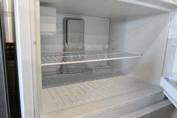 Maytag M1TXEGMYW01 Cooler w/ Freezer. 115 Volts, 1 Phase. Tested and Working! - Image 4 of 8
