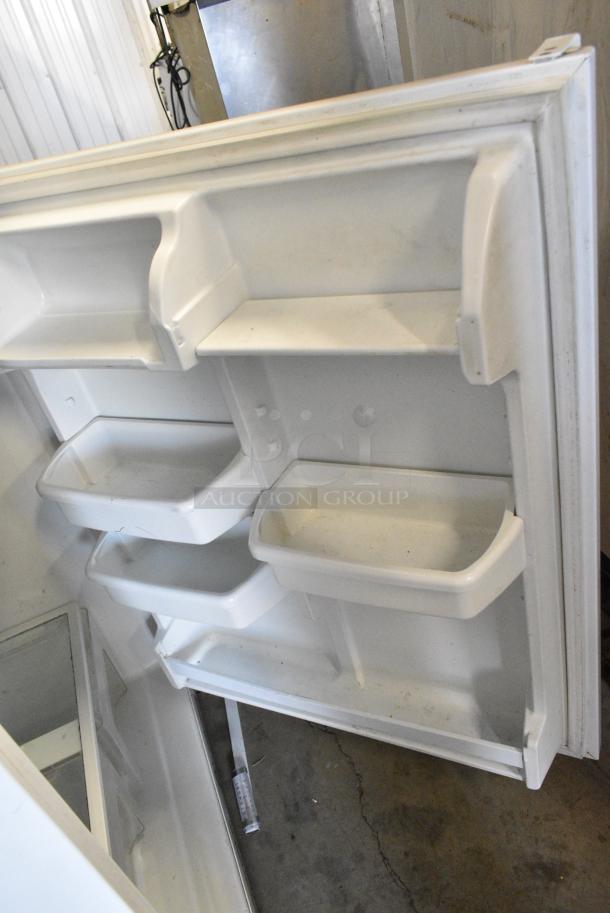 Maytag M1TXEGMYW01 Cooler w/ Freezer. 115 Volts, 1 Phase. Tested and Working! - Image 7 of 8