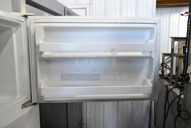 Maytag M1TXEGMYW01 Cooler w/ Freezer. 115 Volts, 1 Phase. Tested and Working! - Image 5 of 8