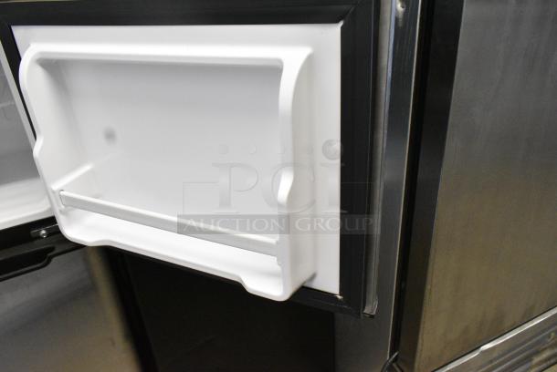 Frigidaire EFR463-COM Mini Cooler w/ Freezer. 115 Volts, 1 Phase. Tested and Working! - Image 4 of 9