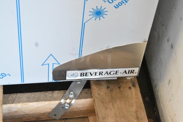 BRAND NEW SCRATCH AND DENT! Beverage Air SPE60HC-24M Stainless Steel Commercial Sandwich Salad Prep Table Bain Marie Mega Top. 115 Volts, 1 Phase. Tested and Working! - Image 4 of 10