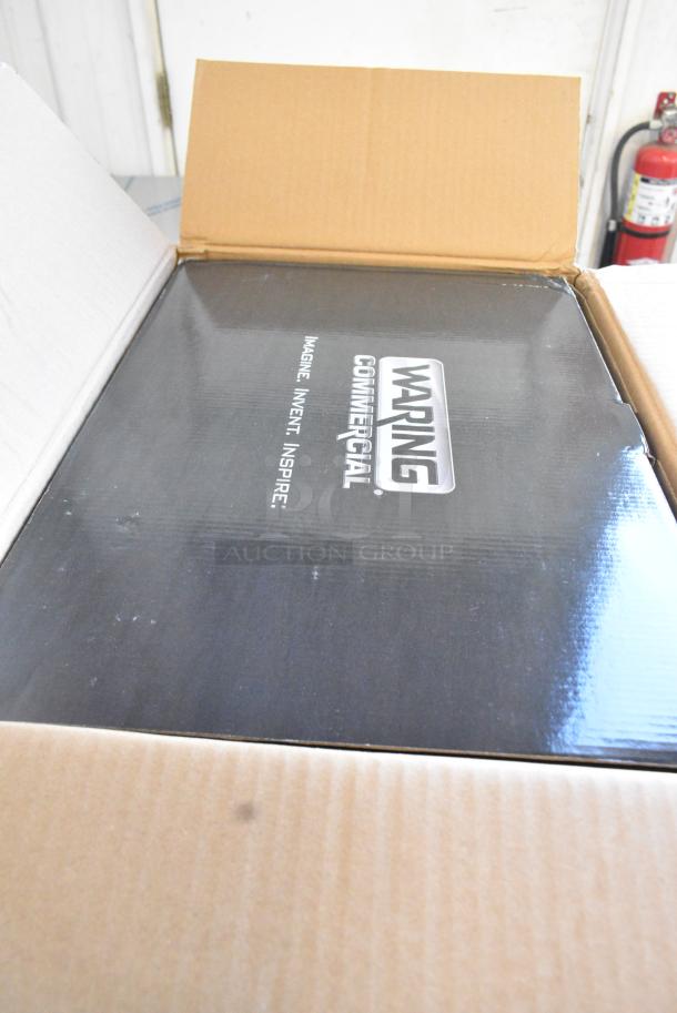 IN ORIGINAL BOX! 929WICSP180 Waring WICSP180 Gelato / Ice Cream Panini Press. 120 Volts, 1 Phase. Tested and Working! - Image 3 of 5