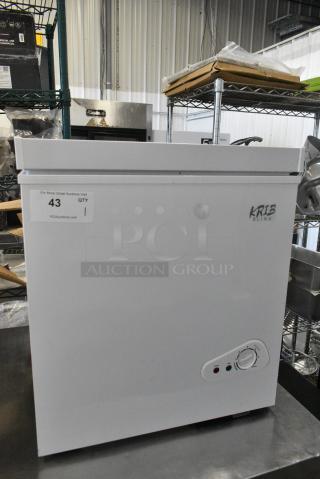 Krib FLG-72Q-WHITE Chest Freezer. 110-120 Volts, 1 Phase. Tested and Working!