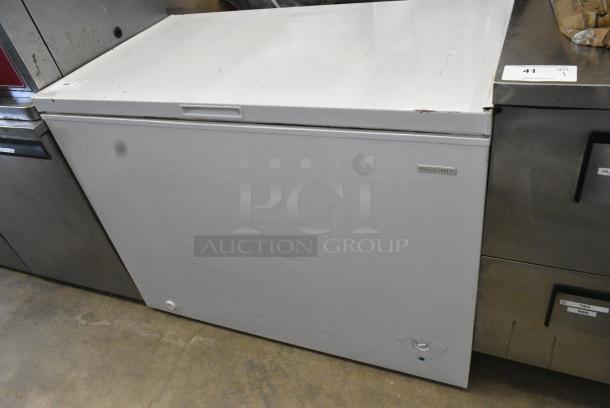 Insignia NS-CZ10WH6 Chest Freezer w/ Hinge Lid. 115 Volts, 1 Phase. Tested and Working! - Image 1 of 5