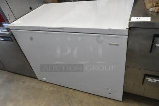 Insignia NS-CZ10WH6 Chest Freezer w/ Hinge Lid. 115 Volts, 1 Phase. Tested and Working!