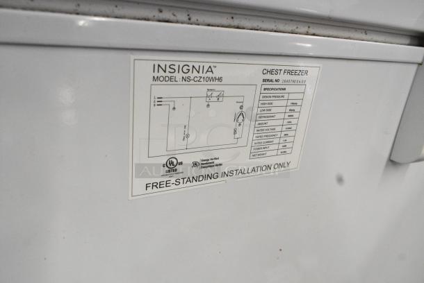 Insignia NS-CZ10WH6 Chest Freezer w/ Hinge Lid. 115 Volts, 1 Phase. Tested and Working! - Image 5 of 5