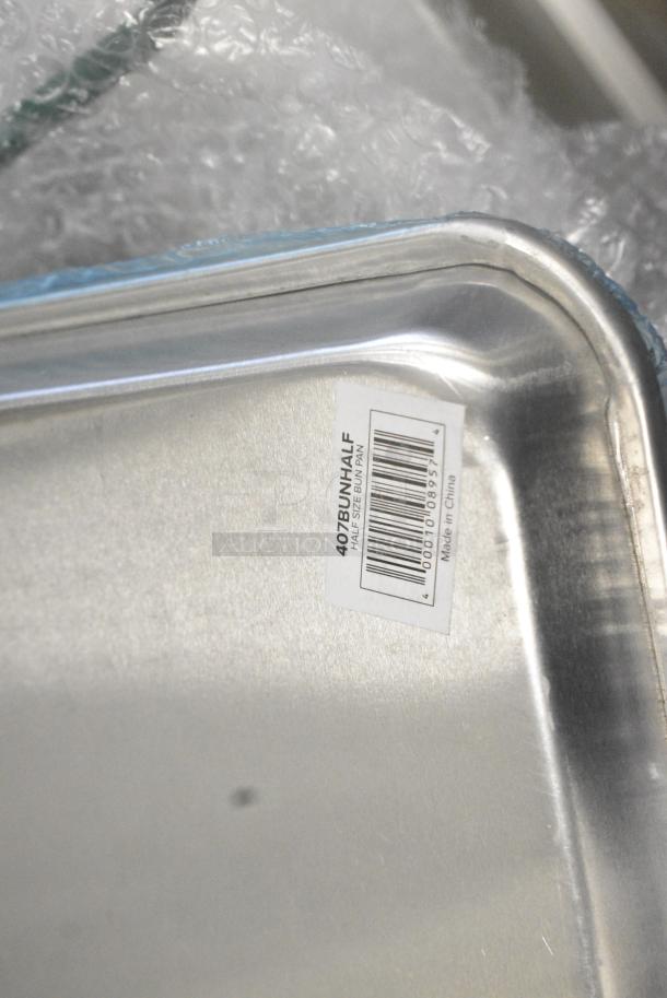3 Various BRAND NEW SCRATCH AND DENT! Items Including 407BUNHALF Choice Half Size 13" x 18" 19 Gauge Wire in Rim Aluminum Bun / Sheet Pan, 211399C Poly Unit and Skimmer. 3 Times Your Bid! - Image 4 of 6
