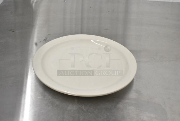 23 BRAND NEW SCRATCH AND DENT! Oneida Buffalo Cream White Ware by 1880 Hospitality F9000000143 9 1/2" Narrow Rim Porcelain Plate. 23 Times Your Bid! - Image 2 of 4