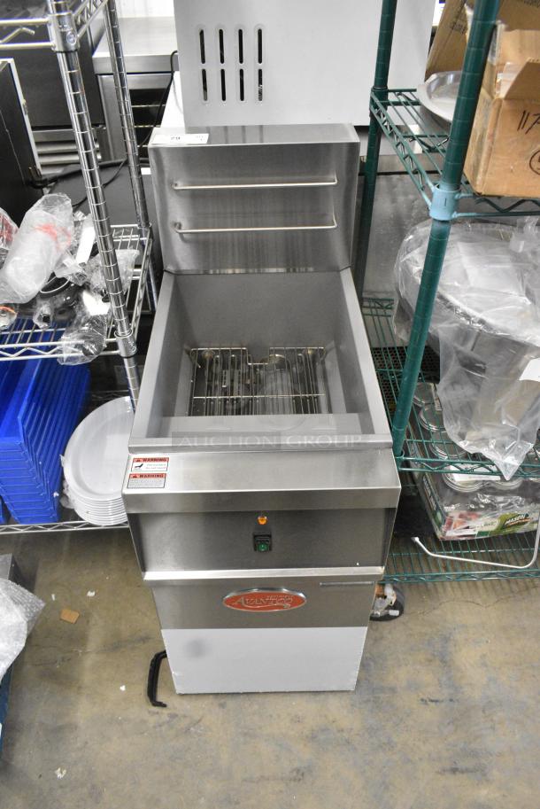 BRAND NEW SCRATCH AND DENT! 2024 Avantco 177EF40B EF40-208-1 Stainless Steel Commercial Floor Style 40 lb. Electric Floor Fryer w/ 2 Metal Fry Baskets. 208 Volts, 1 Phase - Image 5 of 10