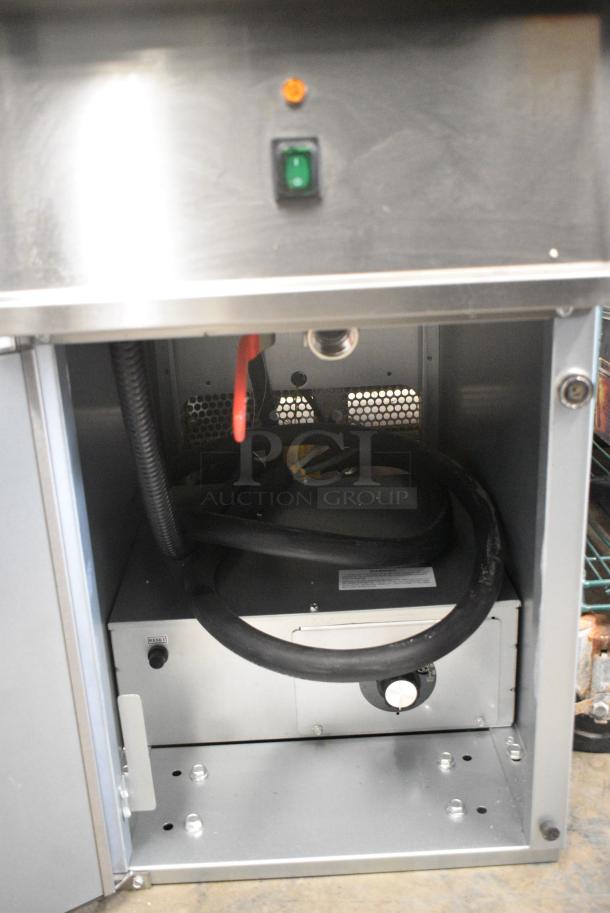BRAND NEW SCRATCH AND DENT! 2024 Avantco 177EF40B EF40-208-1 Stainless Steel Commercial Floor Style 40 lb. Electric Floor Fryer w/ 2 Metal Fry Baskets. 208 Volts, 1 Phase - Image 8 of 10