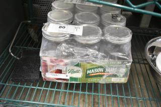 BRAND NEW SCRATCH AND DENT! Case of 12 Ball WM 32 oz Quart Mason Jars