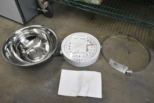 BRAND NEW SCRATCH AND DENT! Cardinal Detecto MCS-40F 40 lb. Hanging Fish Scale - Image 1 of 6