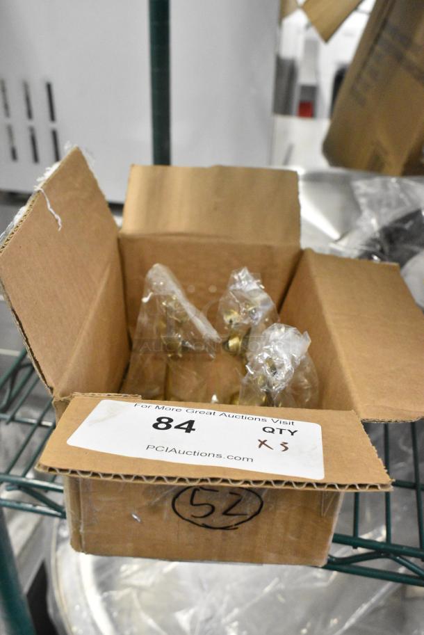 BRAND NEW SCRATCH AND DENT! Box of 3 124HPG4 American Metalcraft 4" Harp-Style Gold Weighted Number Stand - Image 2 of 5