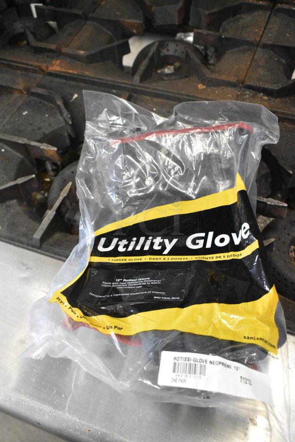 3 BRAND NEW SCRATCH AND DENT! San Jamar T1212 Rotissi-Glove 12" Neoprene Gloves. 3 Times Your Bid! - Image 1 of 3
