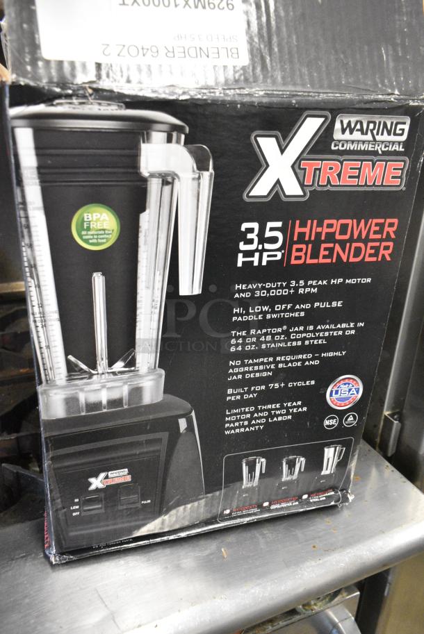 BRAND NEW SCRATCH AND DENT! Waring 929MX1000XT MX1000XTX Xtreme 3 1/2 hp Commercial Blender with Paddle Controls and 64 oz. Copolyester Container. 120 Volts, 1 Phase. - Image 2 of 10