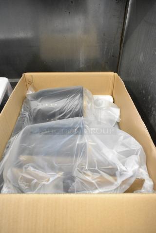 BRAND NEW SCRATCH AND DENT! Avantco 177W62BLK W62-BLK Black Free Standing Heat Lamp with 2 Bulbs. 120 Volts, 1 Phase.