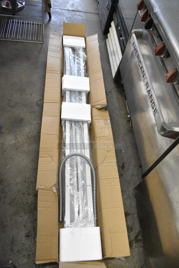 BRAND NEW SCRATCH AND DENT! 423SW72THA ServIt 72" Strip Warmer with Single Toggle Control. 120 Volts, 1 Phase. - Image 1 of 3