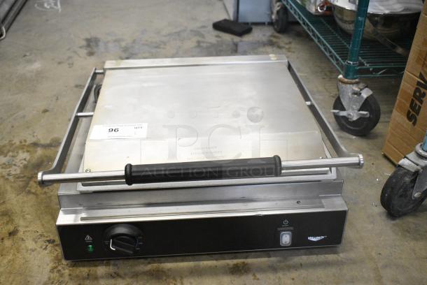BRAND NEW SCRATCH AND DENT! 2023 Vollrath TSI7021 Stainless Steel Countertop Panini Press. 120 Volts, 1 Phase. Tested and Working! - Image 2 of 8