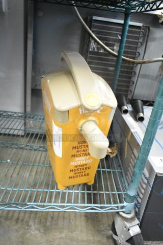 BRAND NEW SCRATCH AND DENT! Heinz Keystone 1.5 Gallon Gold Plastic Countertop Honey Mustard Pump Dispenser 12513918