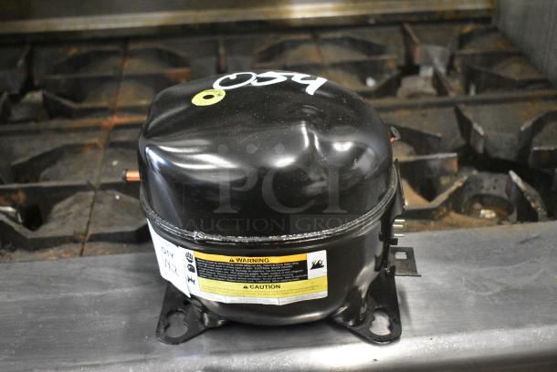 2 BRAND NEW SCRATCH AND DENT! Items Including Embraco NE5170Z Motor and Tecumseh AK169AR-A32-B4 Motor. 115 Volts, 1 Phase. 2 Times Your Bid! - Image 2 of 8