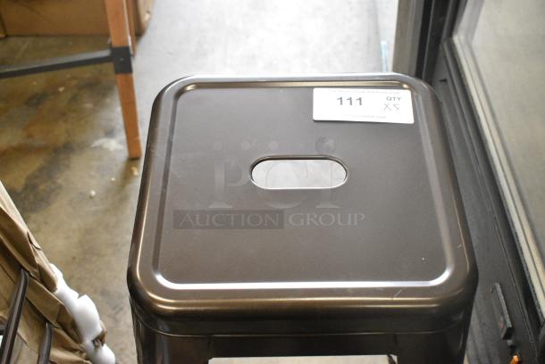 5 BRAND NEW SCRATCH AND DENT! Metal Tolix Style Bar Stool. 5 Times Your Bid! - Image 3 of 3