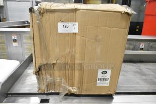 BRAND NEW SCRATCH AND DENT! Box of 6,000 TableCraft 100125 7.75" Straws.