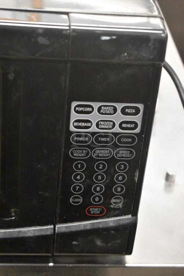 Proctor Silex PS-P70B17AP-KEB Countertop Microwave Oven w/ Plate. 120 Volts, 1 Phase. - Image 4 of 7