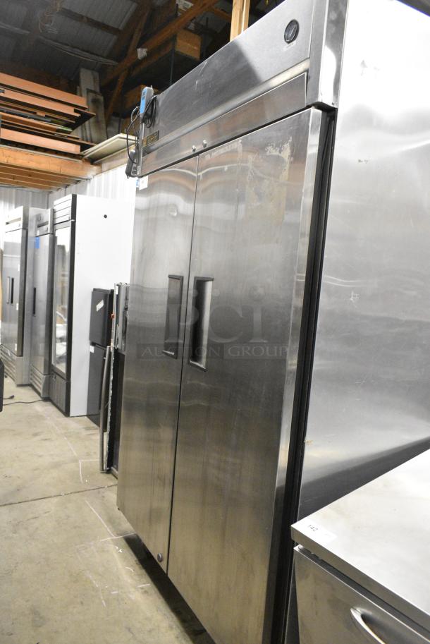 True TG2R-2S Stainless Steel Commercial 2 Door Reach In Cooler w/ Poly Coated Racks on Commercial Casters. 115 Volts, 1 Phase. Tested and Working! - Image 2 of 7