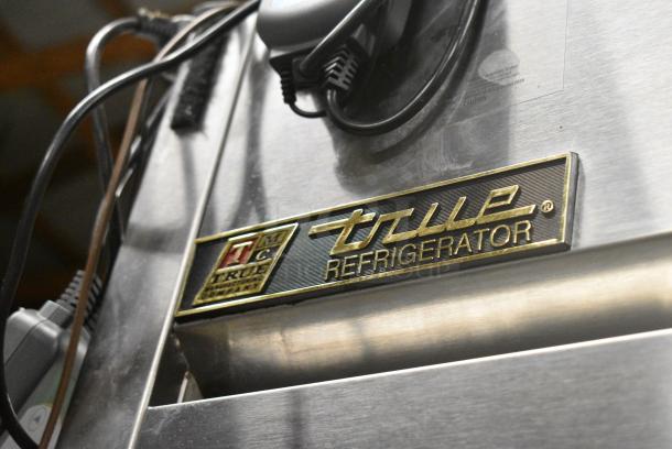 True TG2R-2S Stainless Steel Commercial 2 Door Reach In Cooler w/ Poly Coated Racks on Commercial Casters. 115 Volts, 1 Phase. Tested and Working! - Image 3 of 7