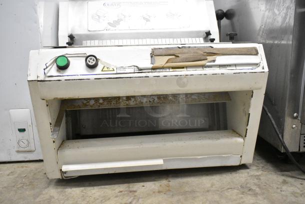 Oliver 732-N Metal Commercial Countertop Bread Loaf Slicer. 115 Volts, 1 Phase. Tested and Working! - Image 5 of 7