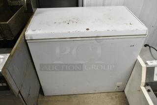 Haier HF71CL53NW Chest Freezer w/ Hinge Lid. 115 Volts, 1 Phase. Tested and Working!