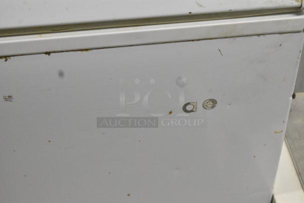 Haier HF71CL53NW Chest Freezer w/ Hinge Lid. 115 Volts, 1 Phase. Tested and Working! - Image 2 of 5