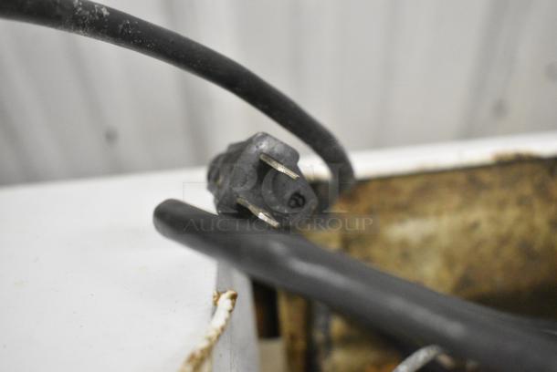 Haier HF71CL53NW Chest Freezer w/ Hinge Lid. 115 Volts, 1 Phase. Tested and Working! - Image 4 of 5