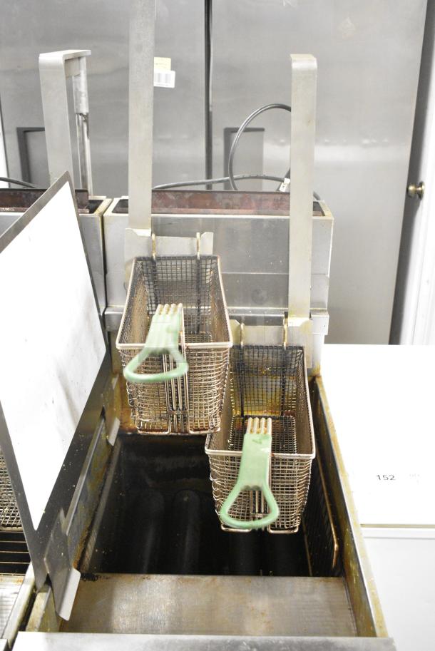 Pitco Frialator SG14R Stainless Steel Commercial Floor Style Natural Gas Powered Deep Fat Fryer w/ 2 Metal Fry Baskets on Commercial Casters. 122,000 BTU. - Image 5 of 8