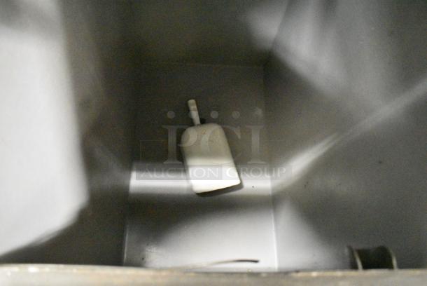 Manitowoc SY0424A Stainless Steel Commercial Ice Head on Manitowoc B420 Commercial Ice Bin. 115 Volts, 1 Phase. - Image 6 of 9