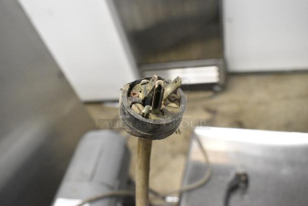 Hobart A-200 Metal Commercial Countertop Planetary Dough Mixer. 115 Volts, 1 Phase. Tested and Working! - Image 6 of 7