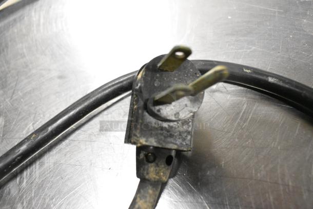 True TSSU-48-12 Stainless Steel Commercial Sandwich Salad Prep Table Bain Marie Mega Top on Commercial Casters. 115 Volts, 1 Phase. Cannot Test - Unit Trips Breaker - Image 7 of 9