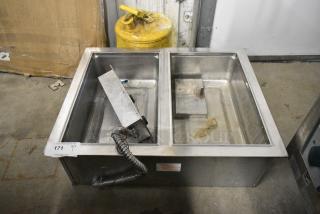 Wells MOO200T Stainless Steel Commercial Electric Powered 2 Bay Drop In Steam Table. 208/240 Volts, 1 Phase.