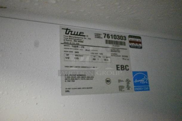 True TG2R-2S Stainless Steel Commercial 2 Door Reach In Cooler w/ Poly Coated Racks on Commercial Casters. 115 Volts, 1 Phase. Tested and Working! - Image 7 of 8
