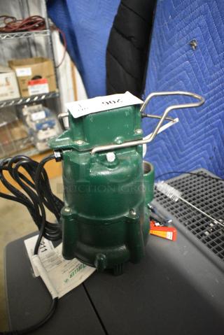 BRAND NEW SCRATCH AND DENT! Zoeller PN98-0006 Metal Pump. 115 Volts, 1 Phase.