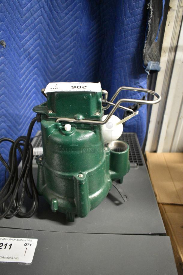 BRAND NEW SCRATCH AND DENT! Zoeller PN98-0006 Metal Pump. 115 Volts, 1 Phase. - Image 2 of 5